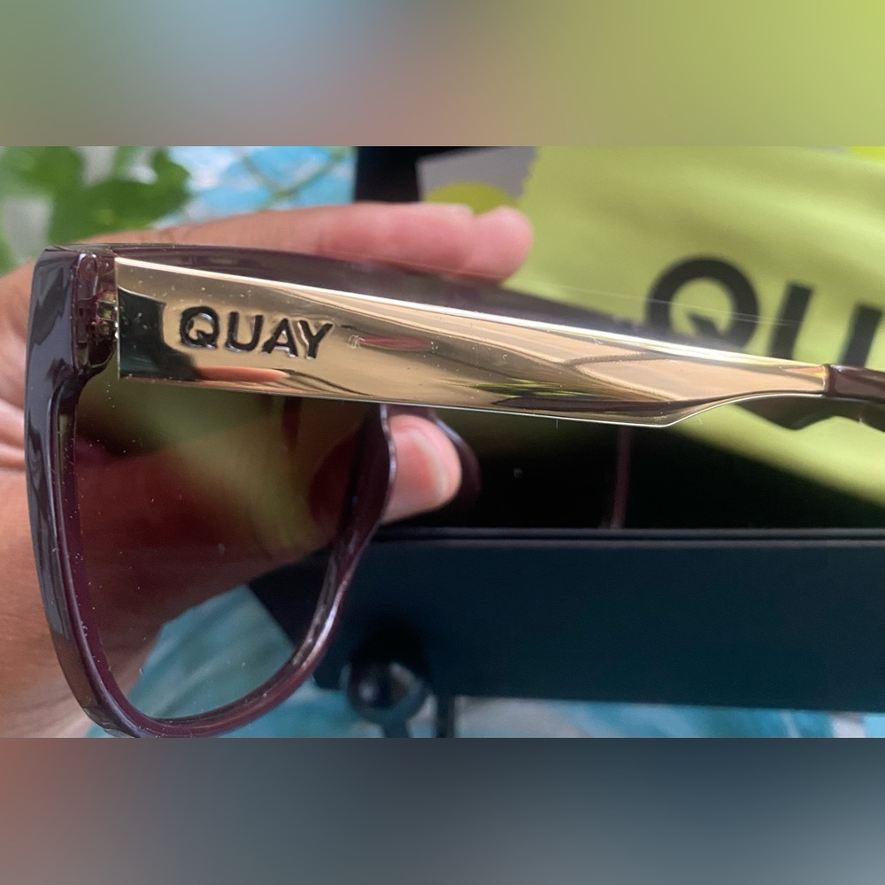 Quay Australia No Curfew Oversized Sunglasses with Case - Picture 7 of 13